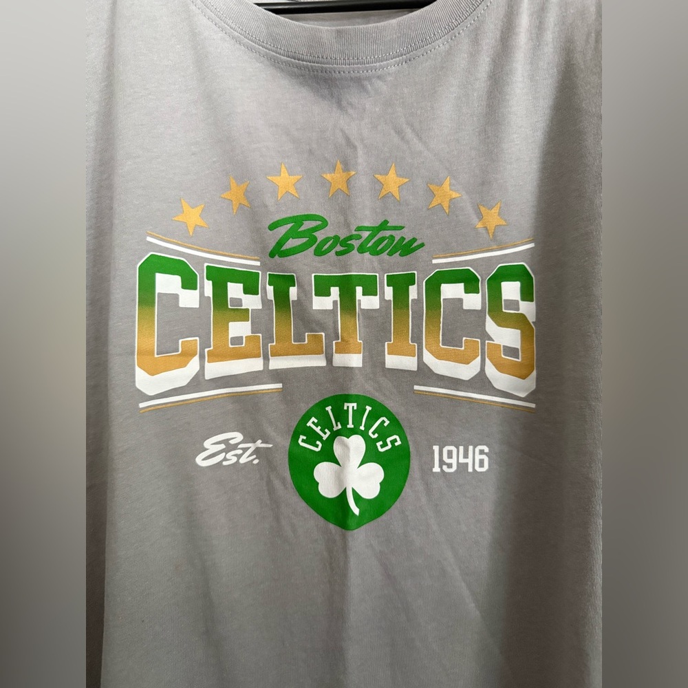 NWOT Torrid Boston Celtics Classic Fit Tee size 2 - Picture 7 of 8